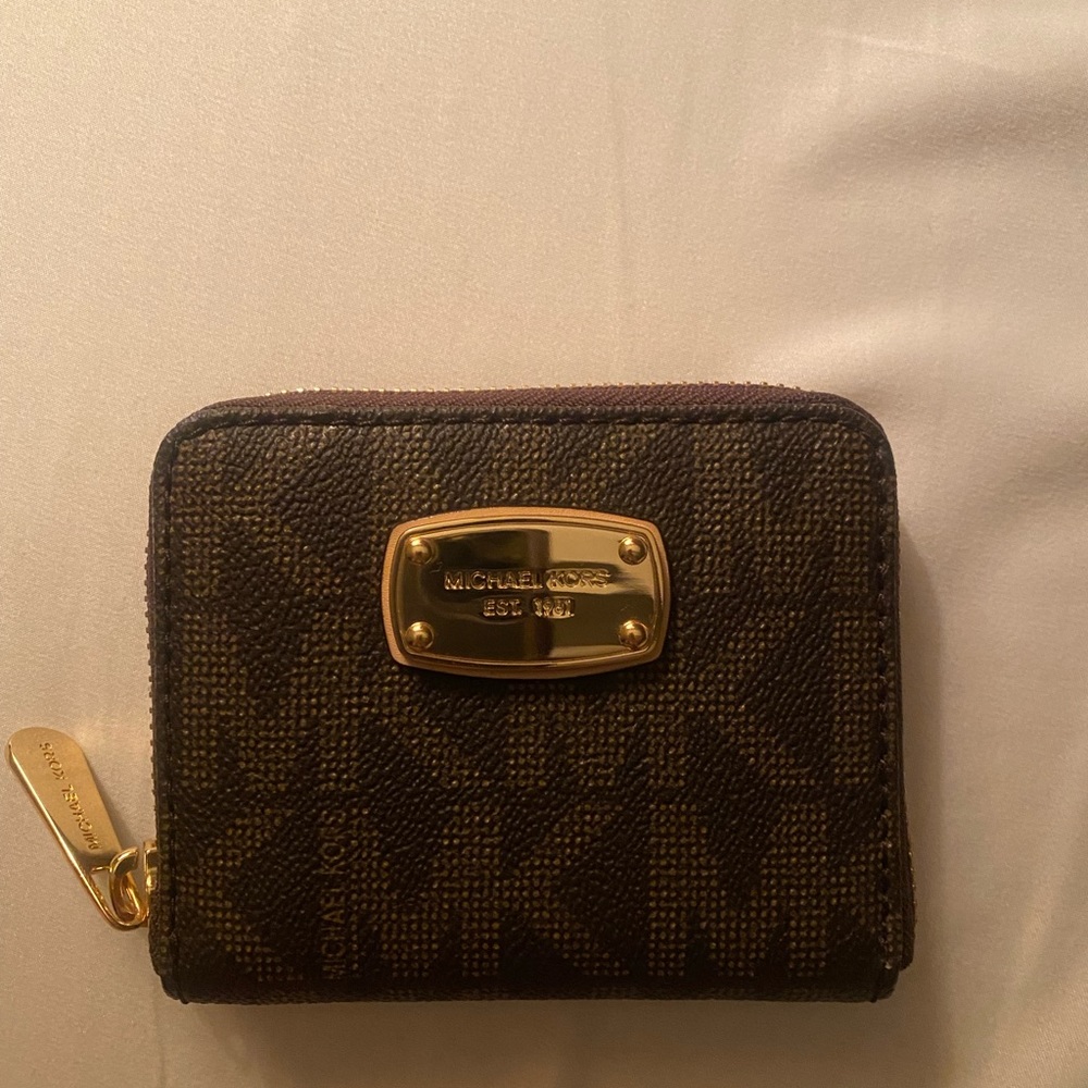 Brand new authentic Michael Kors wallet